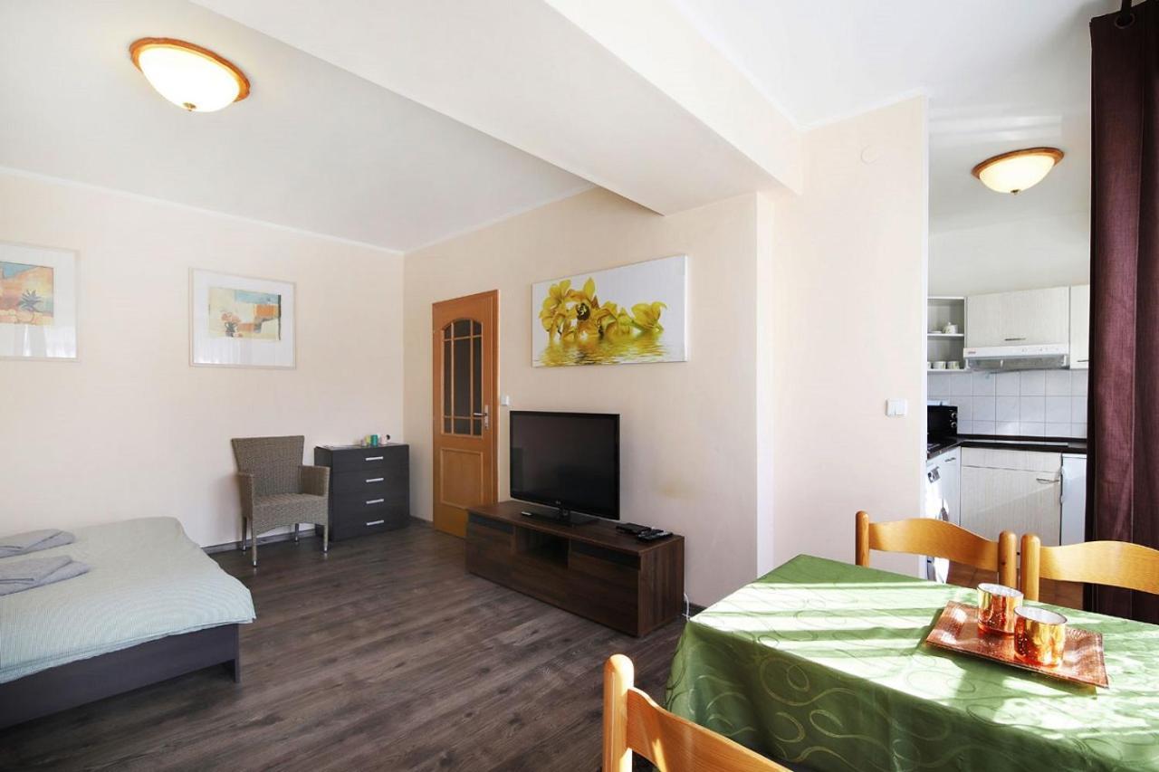 Lanovka Apartment Яхимов Екстериор снимка