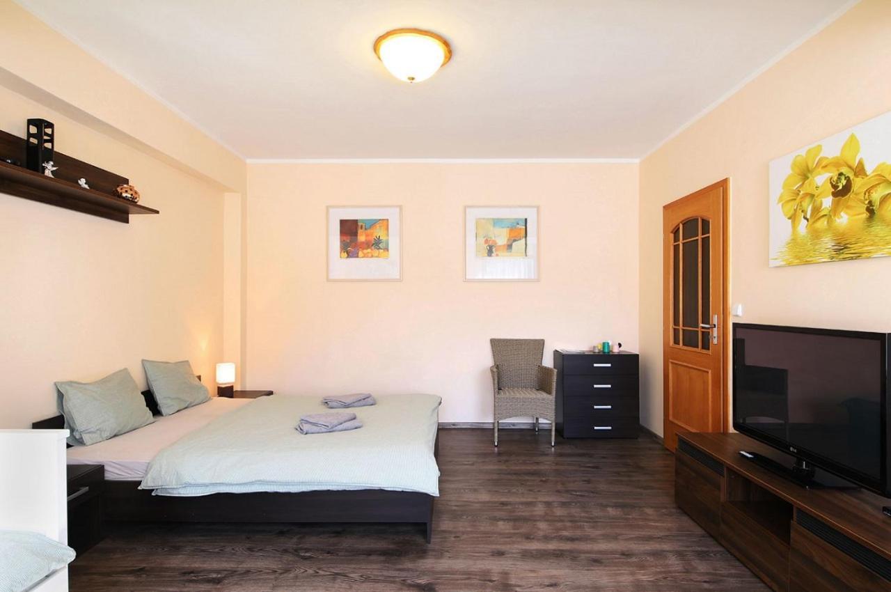 Lanovka Apartment Яхимов Екстериор снимка